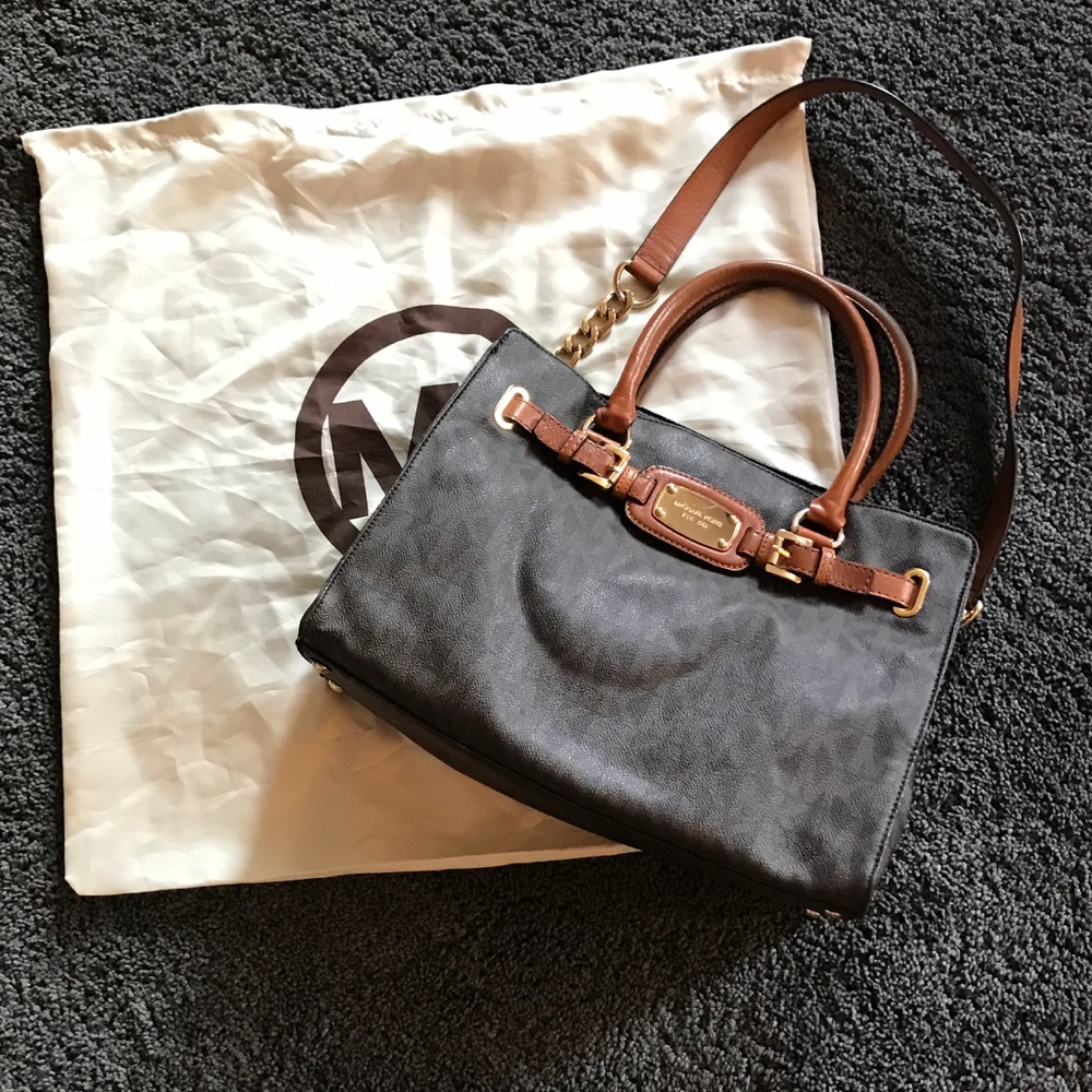 Michael kors monogram purse